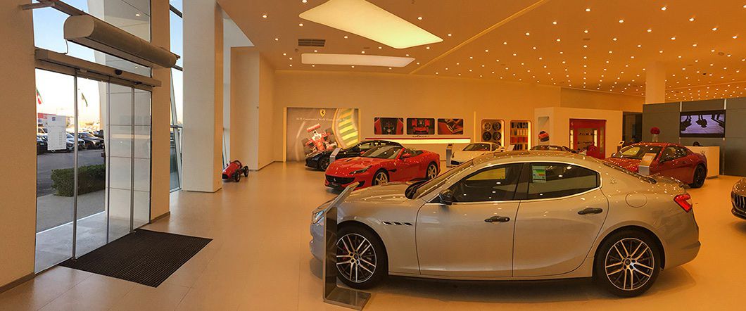Showroom Maserati, Bentley a Ferrari